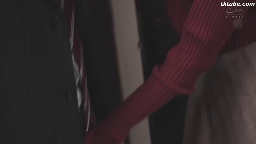 【春明潤】酔って寝潰れた男を介抱した熟女が、スレンダーな身体でデジモ好き主人公に性的いじめ！